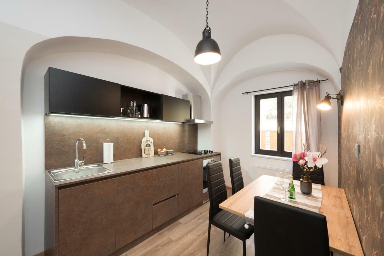 Royal Vega Apartment Ljubljana Exteriör bild