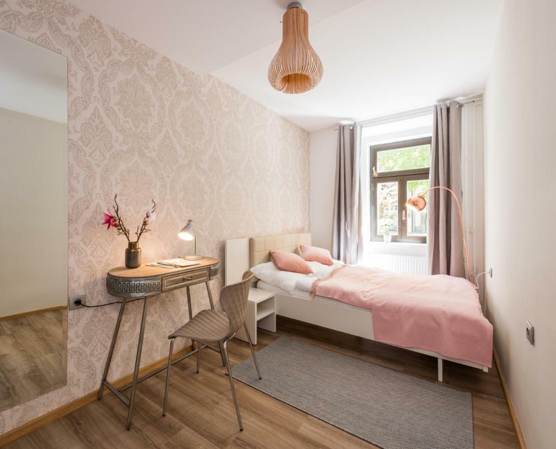 Royal Vega Apartment Ljubljana Exteriör bild