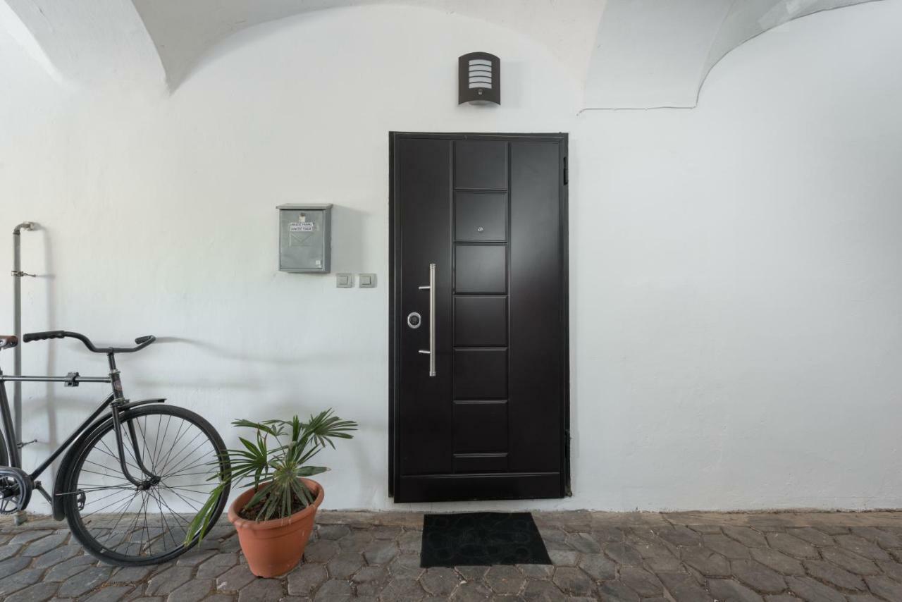 Royal Vega Apartment Ljubljana Exteriör bild