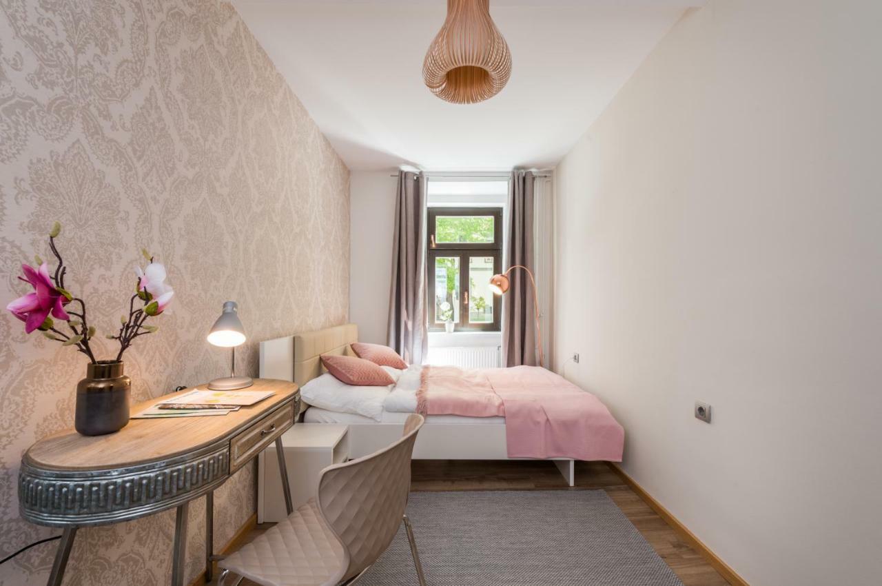 Royal Vega Apartment Ljubljana Exteriör bild